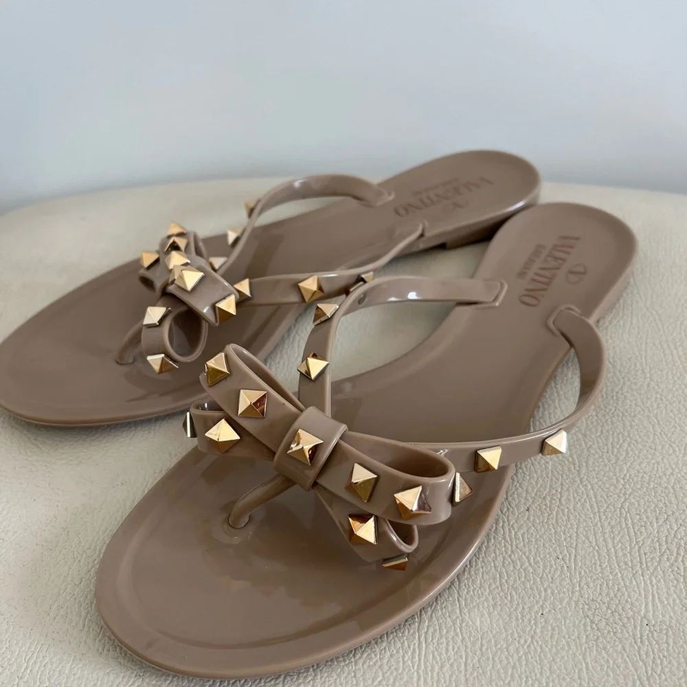 Valentino Garavani Rockstud Jelly Thong Flat Sandal’s Women’s Size 40 - Picture 6 of 11